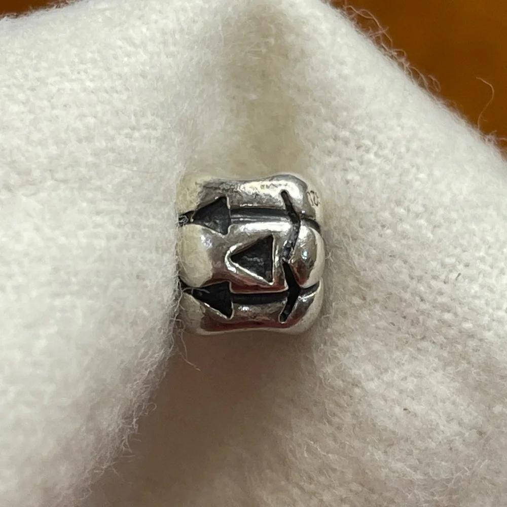 Pandora Jack-O-Lantern Pumpkin Charm - Picture 11 of 12